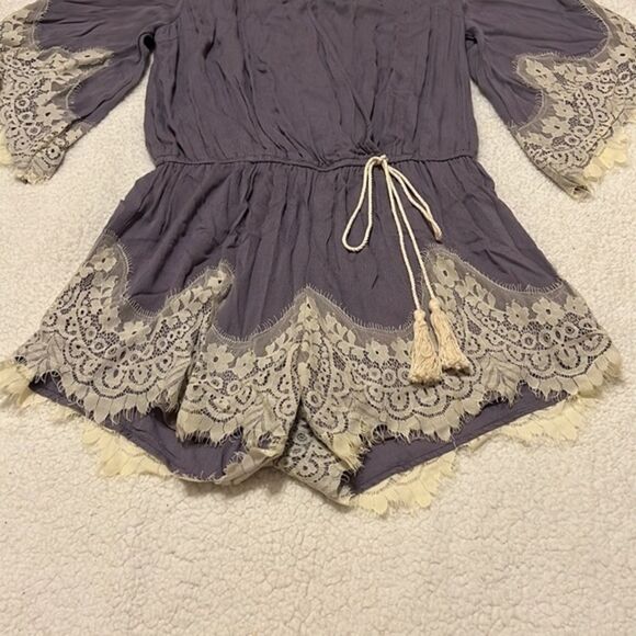 Umgee gray lace romper medium - Picture 4 of 16